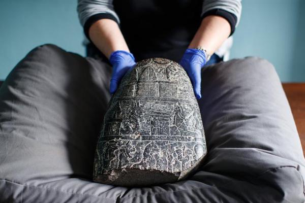 流浪漢把我拉進(jìn)橋底免費(fèi)閱讀