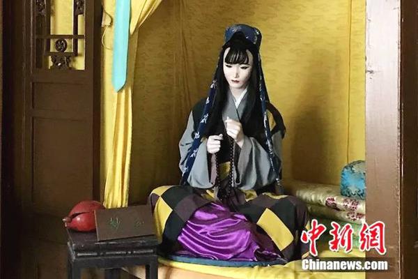 軍訓(xùn)被教官抱進宿舍如何溝通