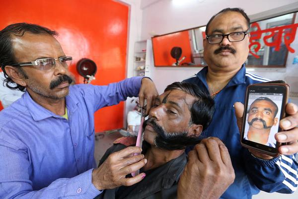 海棠穿越進(jìn)18游戲npc覺(jué)醒后