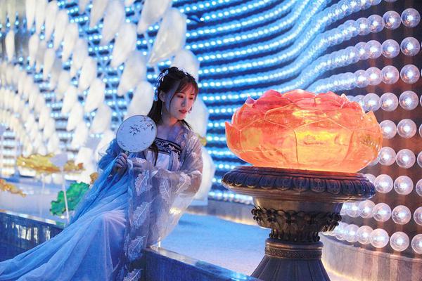 裙擺by阿司匹林