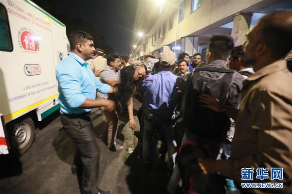 美女被咬小頭頭的漫畫免費(fèi)閱讀