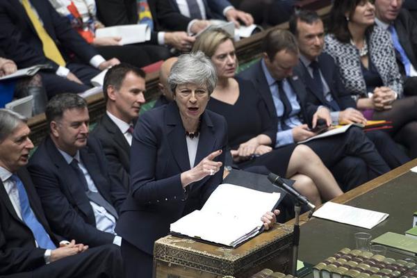 穿成惡女后每天都在洗白