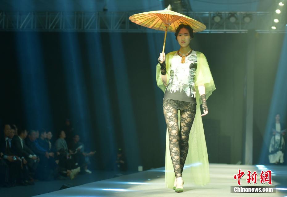 長(zhǎng)老逼我當(dāng)天師