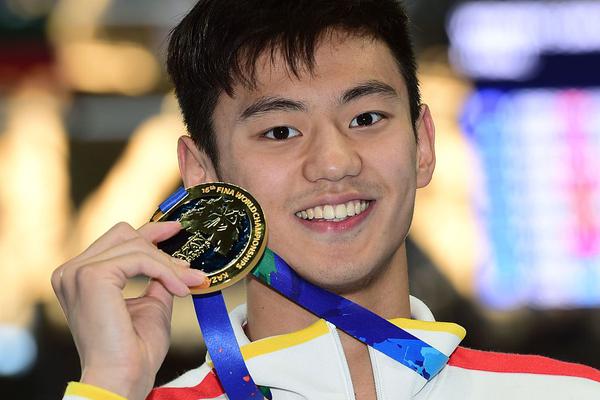 和空姐荒島求生的日子